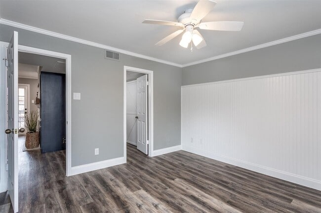 Building Photo - 16301 Ledgemont Ln