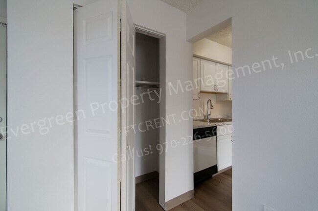 Building Photo - 1705 Heatheridge Rd