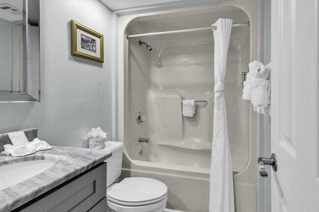 Building Photo - 2500 N Ocean Blvd