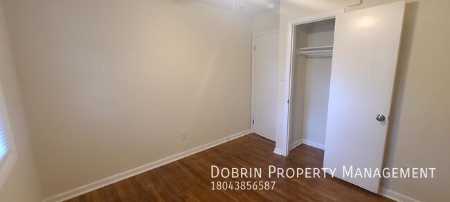 Building Photo - Renovated 4BD with BAR: CLOSE TO VCU