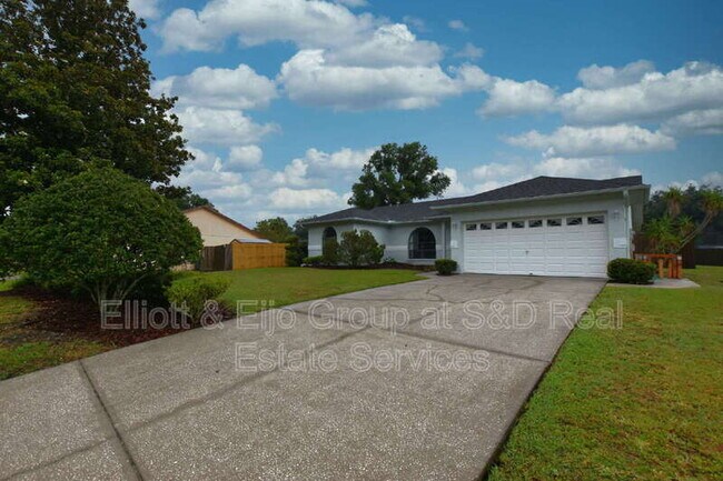 Building Photo - 2220 Maple Hill Ct