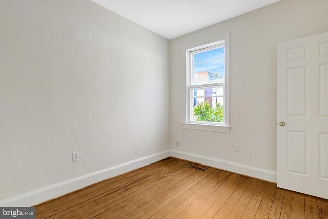 Building Photo - 225 S Payne St