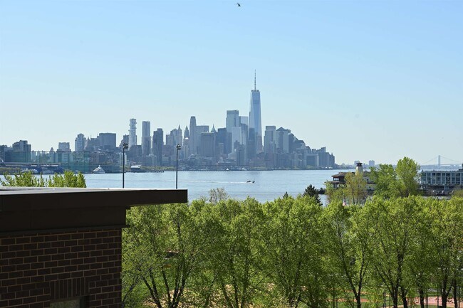 Building Photo - 100 Eton Row