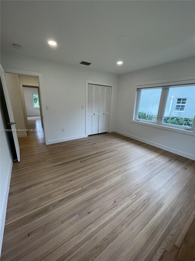 Building Photo - 936 S Alhambra Cir