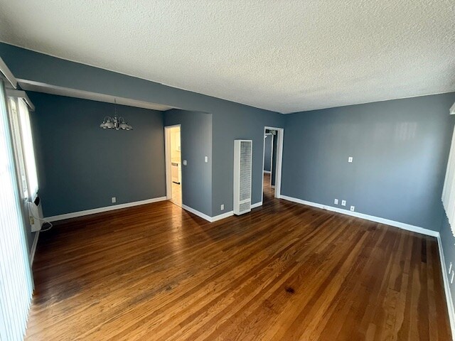 Building Photo - 14732 Burbank Blvd