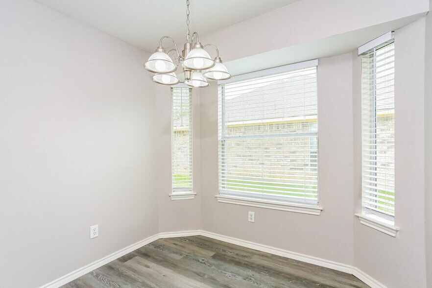 Building Photo - 2716 Wild Grove Ln