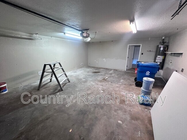 Building Photo - 538 Roadrunner Dr