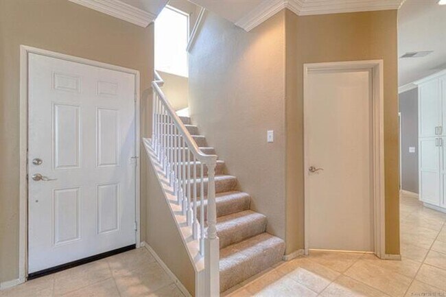 Building Photo - Recently Remodeled- 3 Bed 2.5 Bath 2 Story...