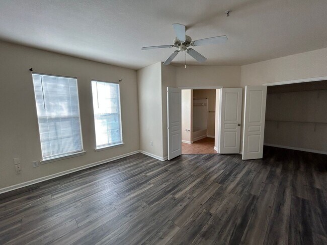 Building Photo - Gardens of Bridgehampton - 3 bedroom - 3 b...