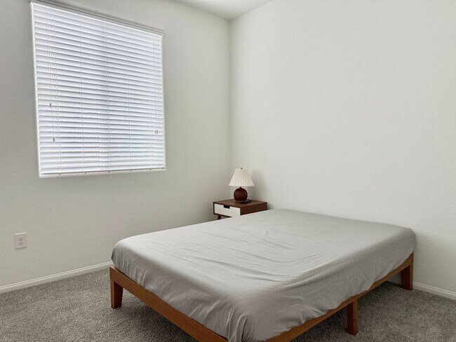 Building Photo - Beautiful 3bd/3bath home