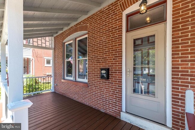 Building Photo - 739 S Matlack St