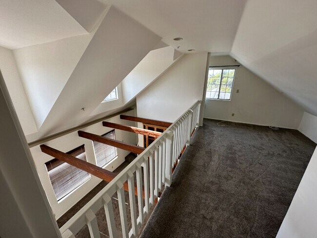 Building Photo - 236 S Helberta Ave