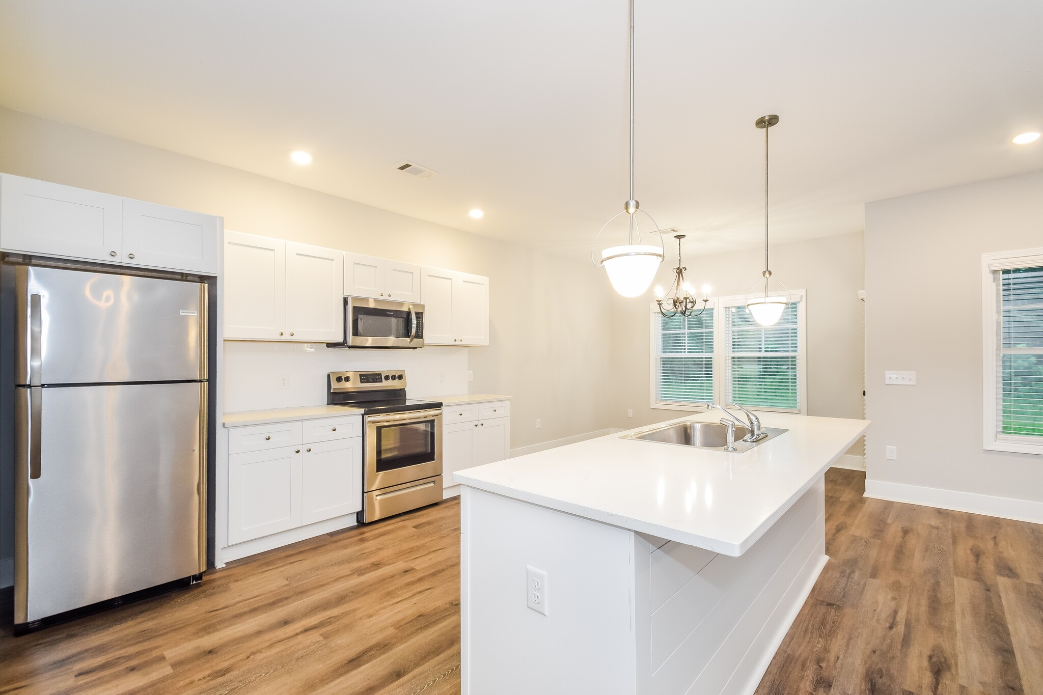 Building Photo - 1005 Autumns Wood Cir E