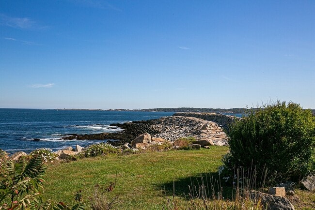 Building Photo - 6R Breakwater Ave
