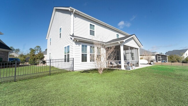 Building Photo - Elegant Richmond Hill Home with Screened Patio & Lagoon Views