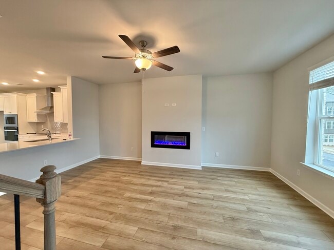 Building Photo - 206 Daybreak Ln