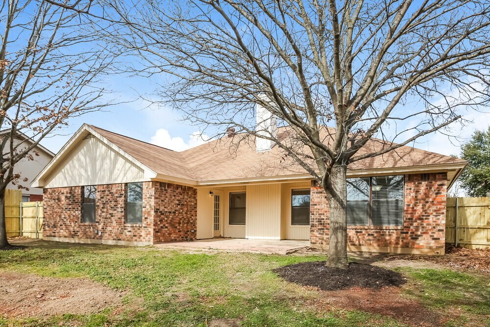 Building Photo - 8137 Camelot Rd