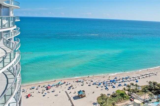 Primary Photo - 17475 Collins Ave