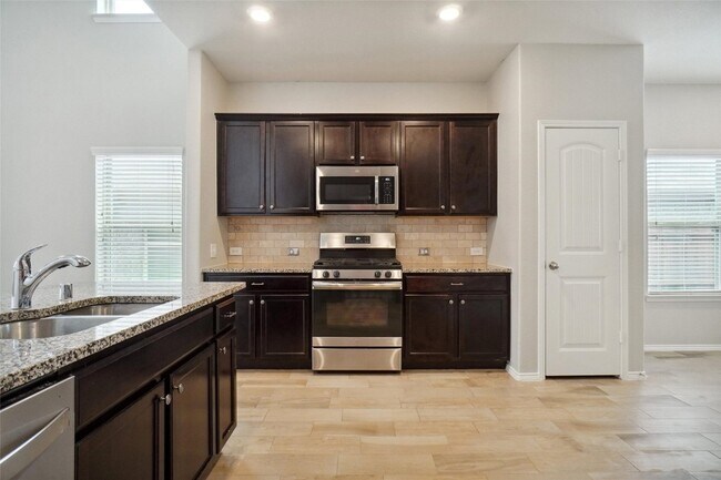 Building Photo - 5817 Fir Tree Ln