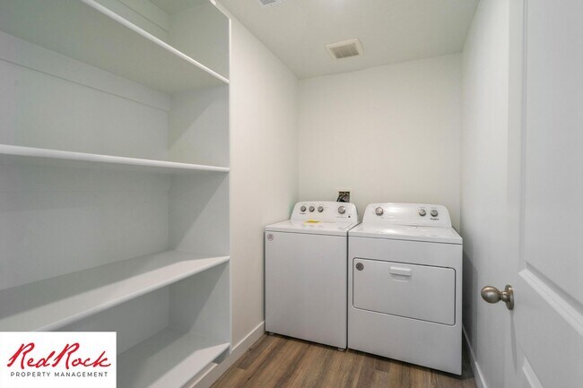 Building Photo - 3 Bedroom Smart Home in Long Valley with Resort-Style Amenities