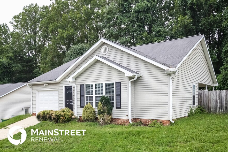 Building Photo - 1476 Lewisburg Pointe Dr