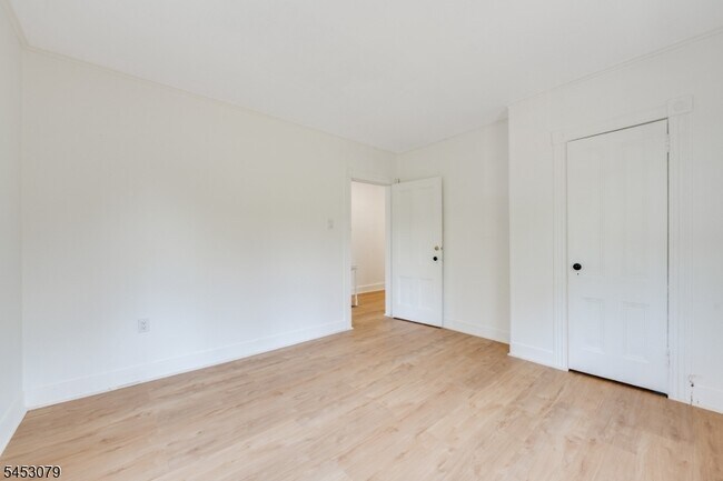 Building Photo - 37 Bowers Ln