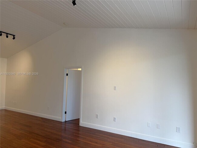 Building Photo - 55 Ocean Ln Dr