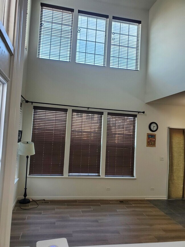 Building Photo - 10070 Cummings St