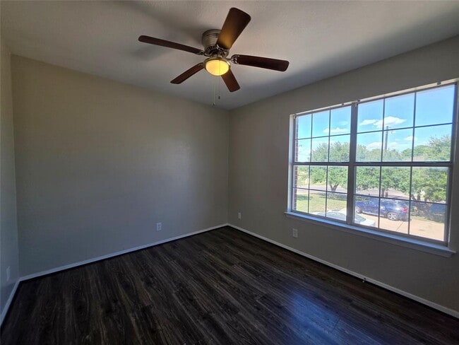 Building Photo - 2200 Katy Ln