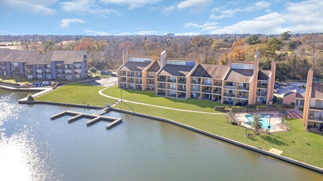 Building Photo - 12600 Melville Dr