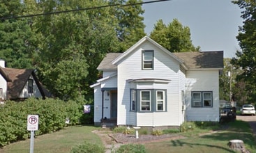 Building Photo - 1034-1034 1/2 E Madison Street