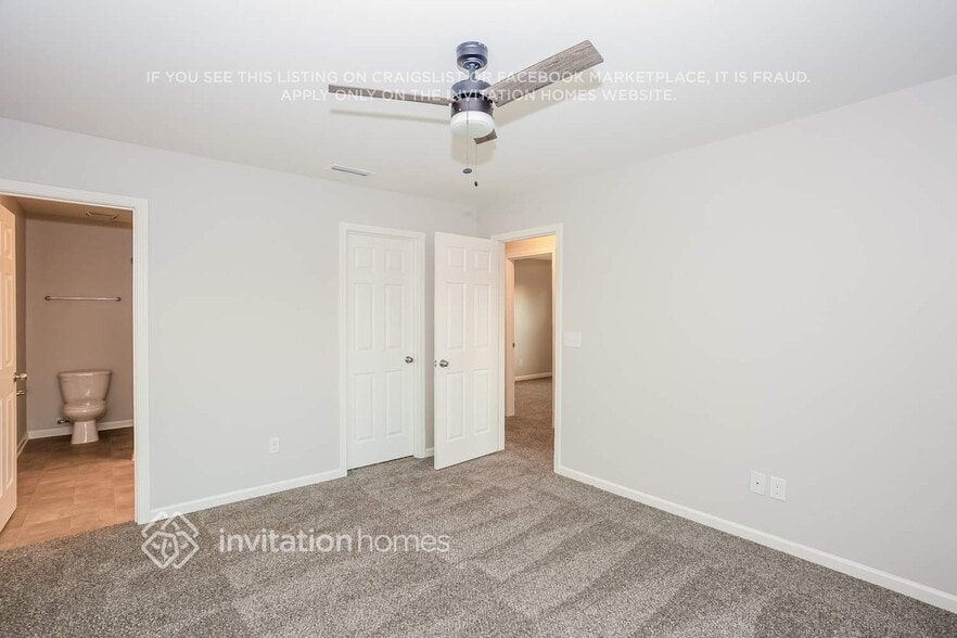 Building Photo - 4186 Broadstairs Dr SW