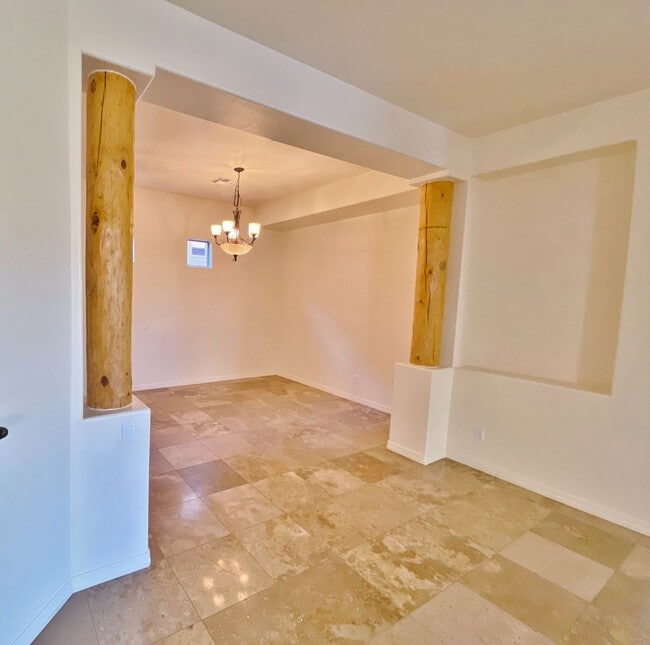 Building Photo - 30 Starview Ct