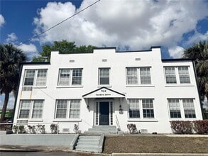 Building Photo - 704 Cordova Dr