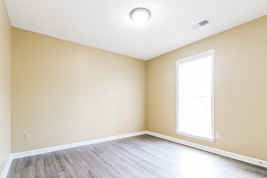 Building Photo - 10156 Lynham Dr