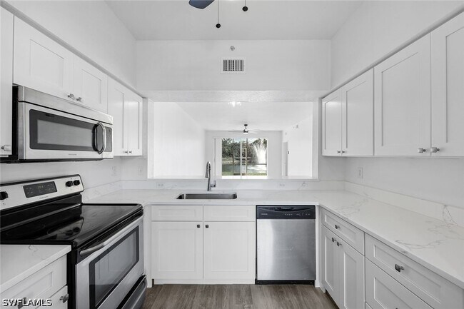 Building Photo - 3250 Cypress Glen Way