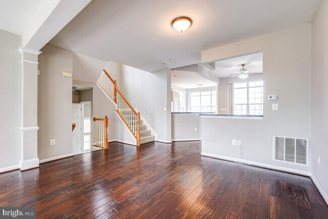 Building Photo - 6160 Cinnamon Ct