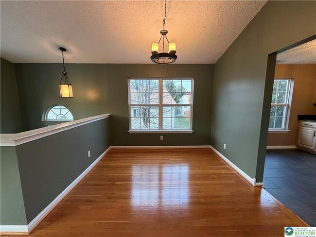 Building Photo - 1941 Willings Ln