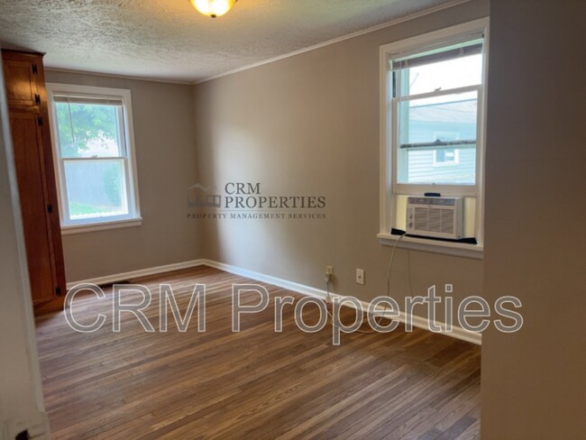 Building Photo - 1019 N McCann St