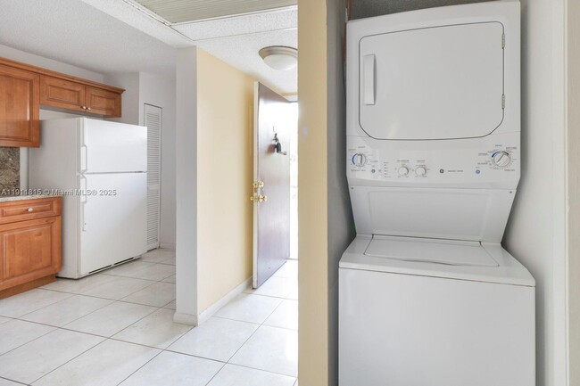 Building Photo - 9044 NW 28th Dr