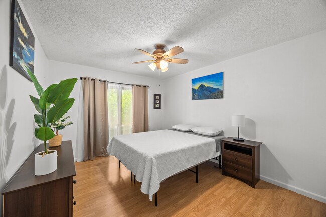 Building Photo - 257 Pleasant Wood Dr