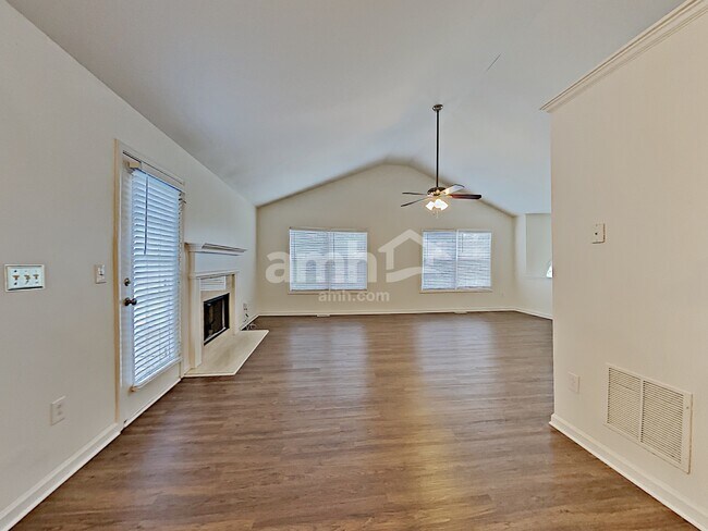 Building Photo - 5950 Hickory Springs Dr