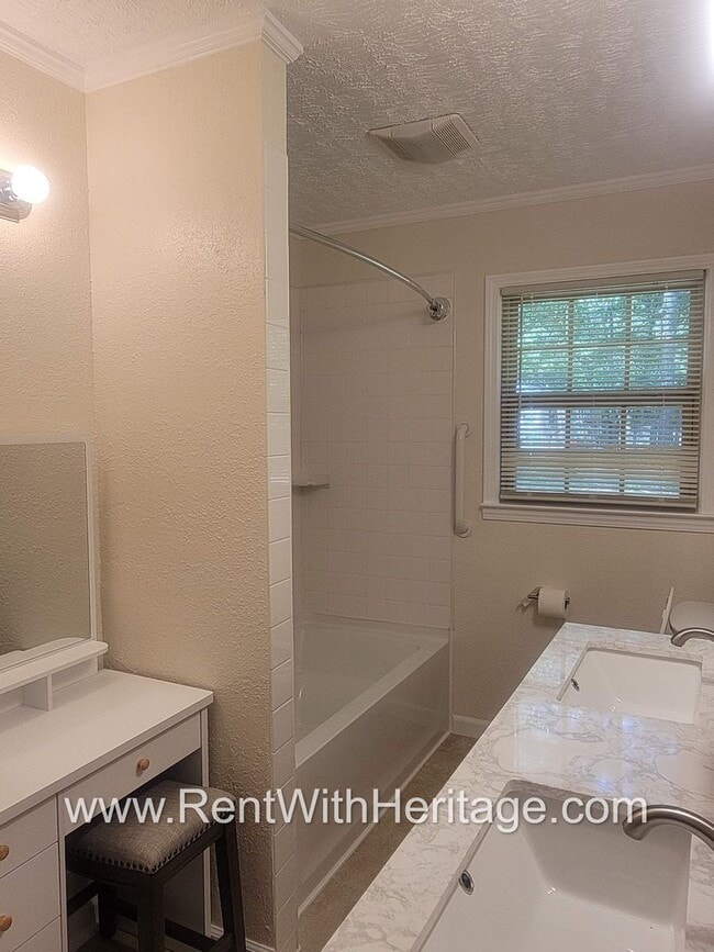 Building Photo - Gorgeous 3bd/2bath Brick Home/ Attention To Detail/ Upgrades Galore/ Great Location