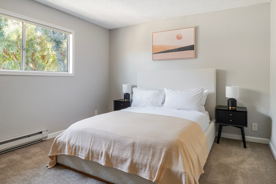 Building Photo - 202 Calvert Dr