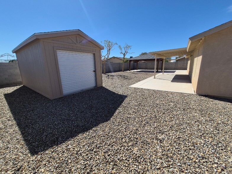 Building Photo - 6105 E 43rd Pl