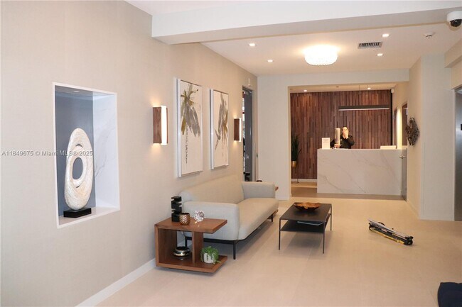 Building Photo - 226 Ocean Dr