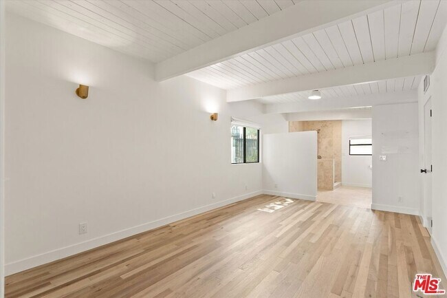 Building Photo - 4950 Marmol Dr