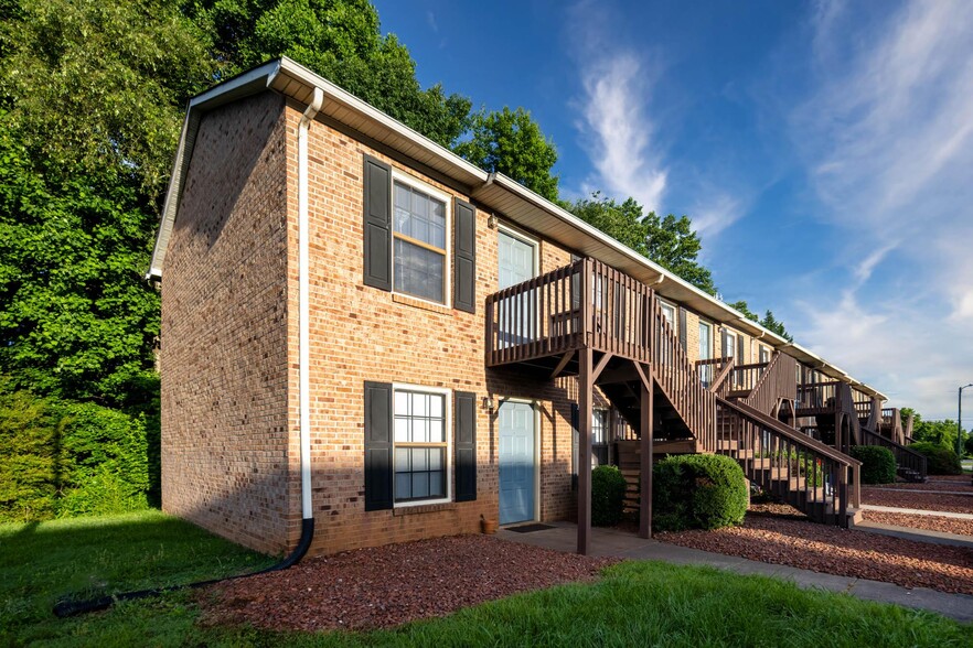 Primary Photo - Linville Ridge Apartments