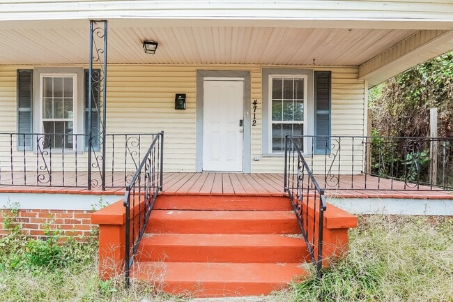 Building Photo - 4712 Terrace M