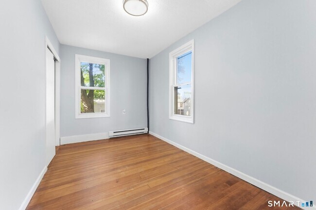 Building Photo - 13 Wood Ct